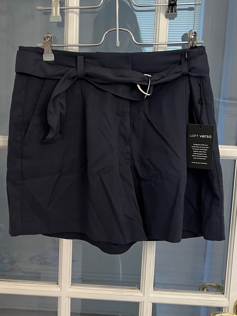 LOFT VERSA Women's Navy Blue Lyocell Linen Blend Belted Dressy Shorts Size 8 NEW